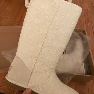 NWT UGG White Eyelet Boots